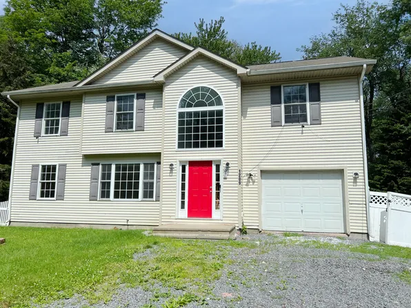 1209 Fern Dr, Pocono Summit, PA 18346