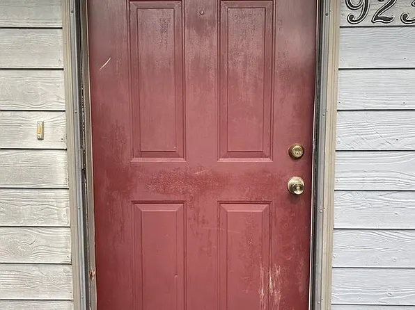 9233 S Pointe Retreat Dr, Bloomington, IN 47401