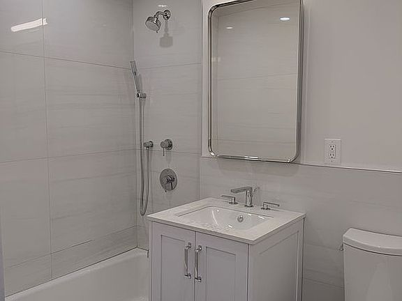 4th image of 2025 Broadway APT 16B