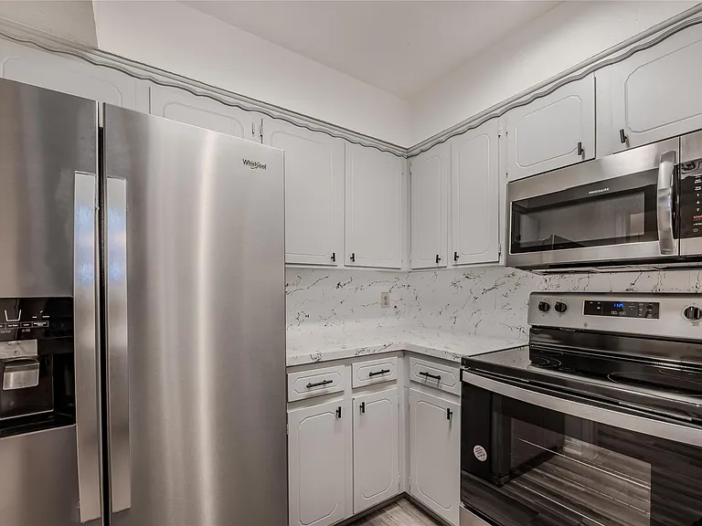 1803 Country Village Blvd — Photo 27