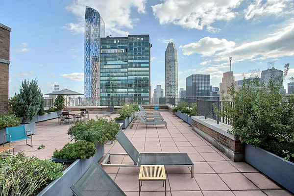 Rented by Jack Resnick & Sons | media 46