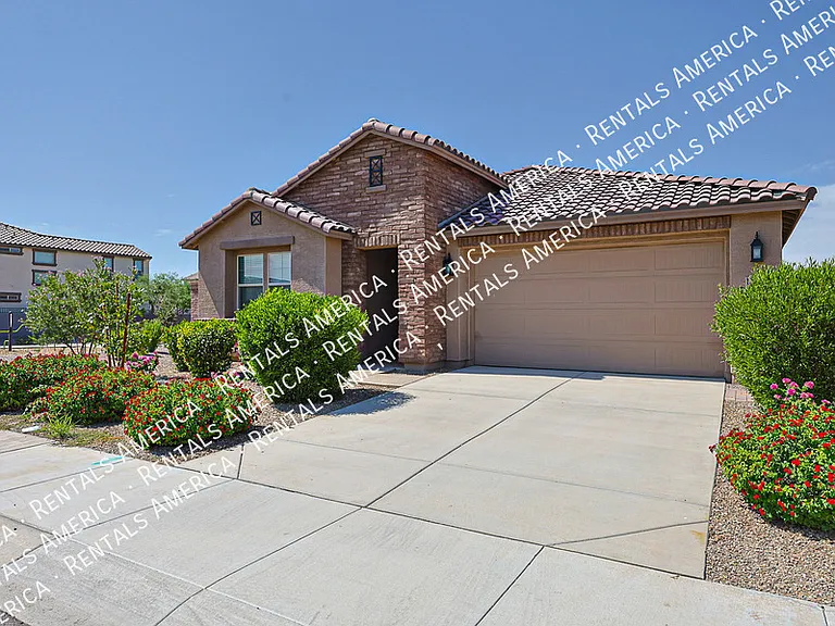 10218 W Piccadilly Rd — Photo 1