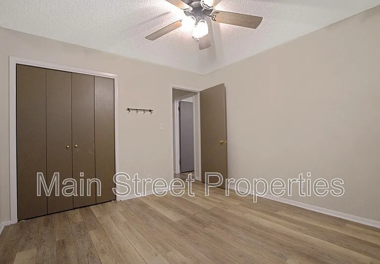 3323 Kingswood Ct #D10 — Photo 11