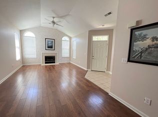 536 Crossings Cir, Tallmadge, OH