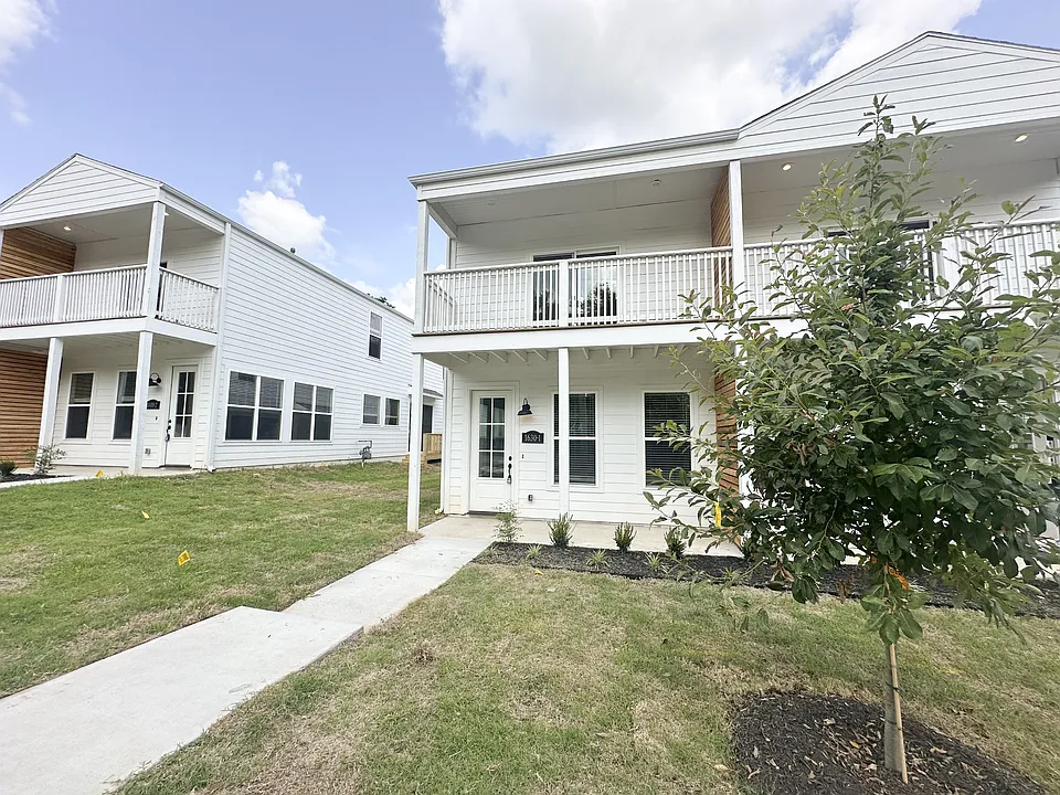 1246 W James St #2