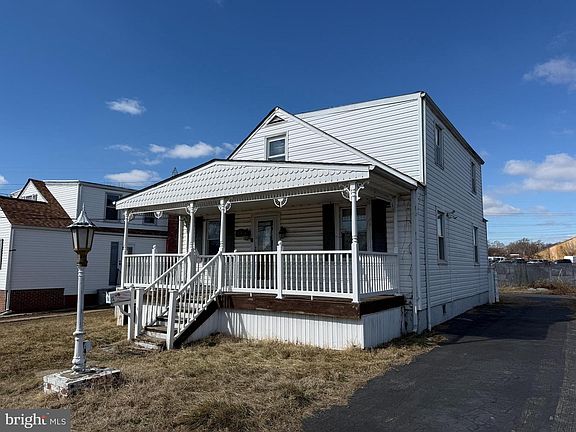 2nd image of 1213 Willow Rd