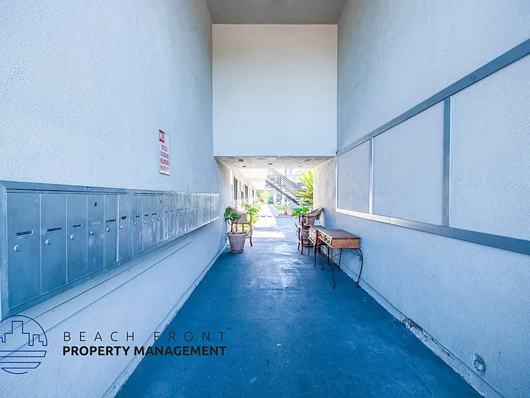 9539 Firestone Blvd. — Photo 14