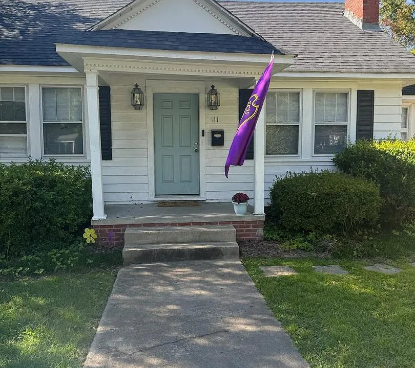 111 N Eastern St