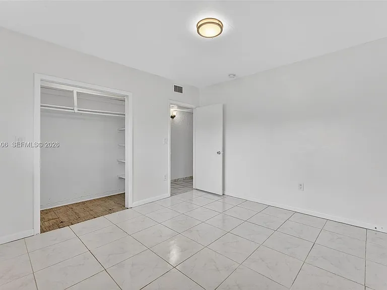 1401 NE 200th Ter — Photo 18