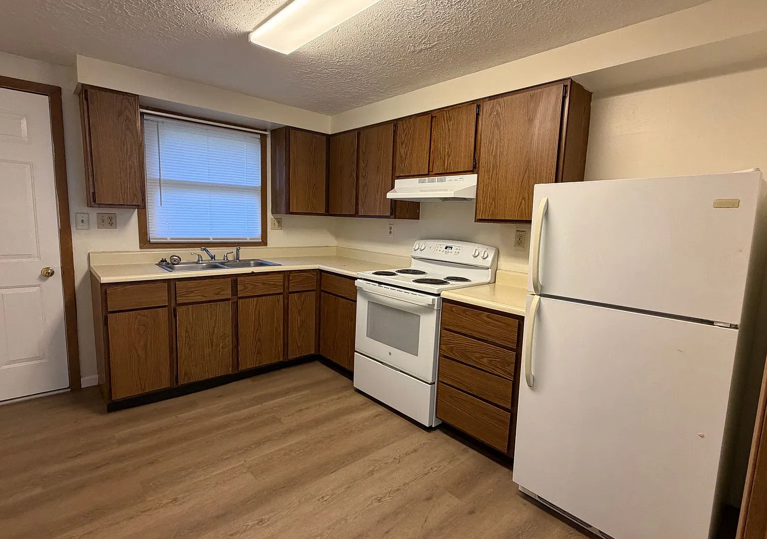 Nice 2-Bedroom Duplex Available in Wakarusa — Photo 2