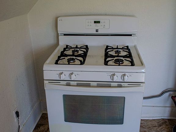4th image of 335 N 5th St #1B-1BA