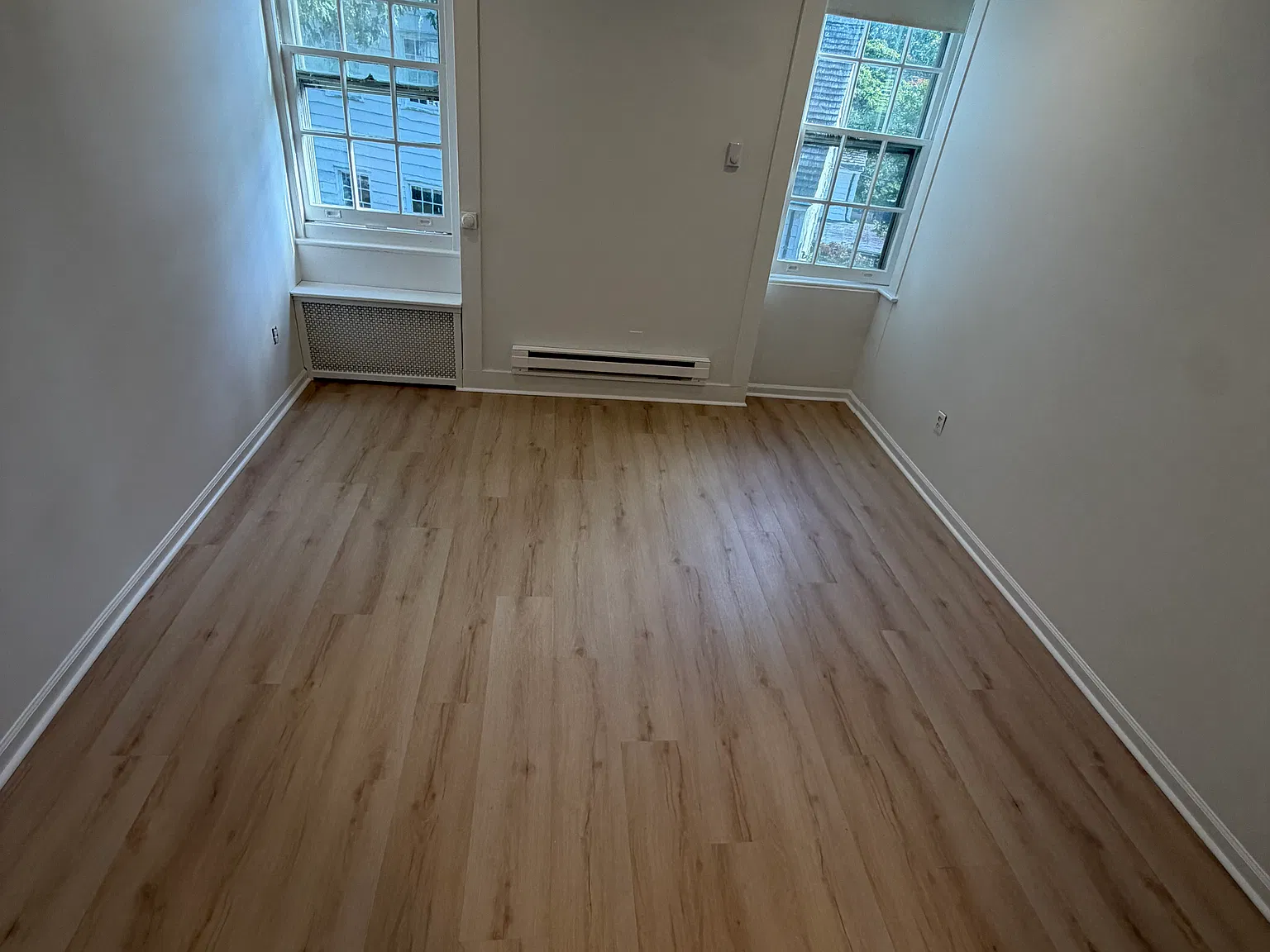 2 bed, 1000 sqft, $3,500 — Photo 4