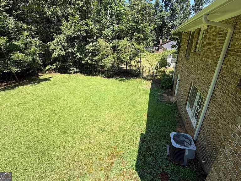 310 Sharon Dr — Photo 23