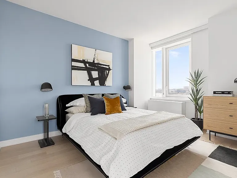 555 W 38th St #3116 — Photo 2