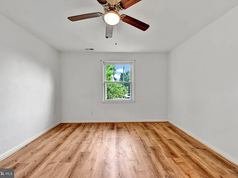 811 Seagrove Rd E #811 — Photo 11