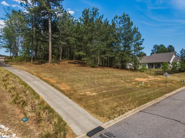 5 Club Cart Rd, Travelers Rest, SC 29690