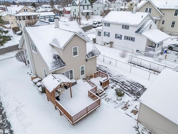 3rd image of 10 English St
