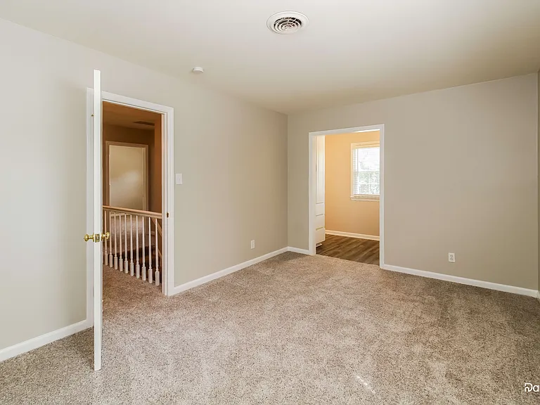 2214 Cheltenham Blvd — Photo 12