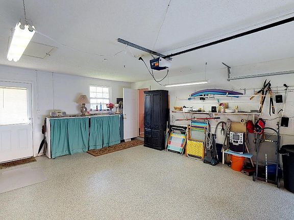 5th image of 233 Monet Dr
