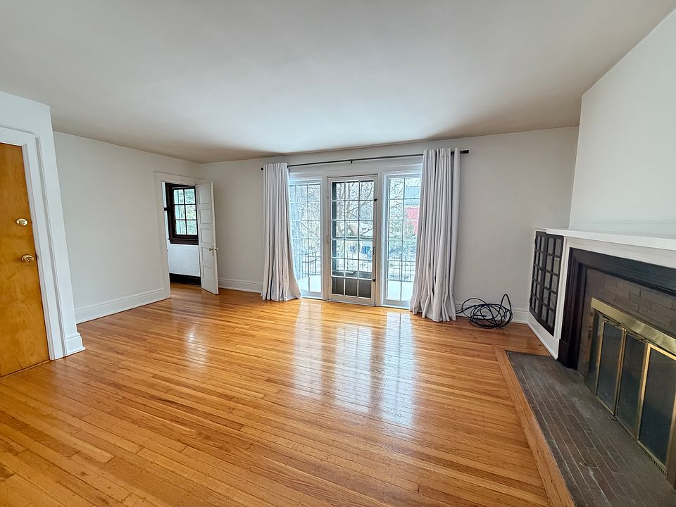 1st image of 356 Woodward Dr #U