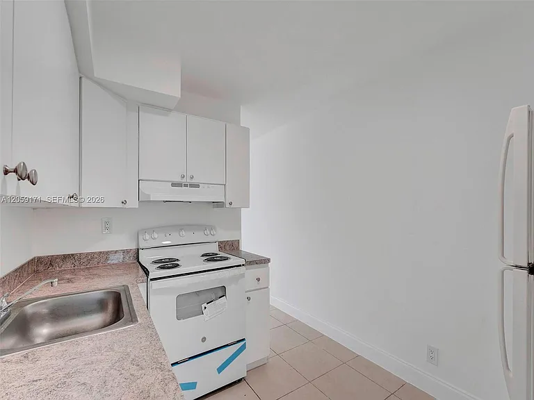 14190 W Dixie Hwy #1 — Photo 8