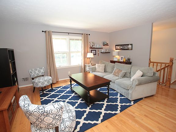 3rd image of 3904 Benje Way