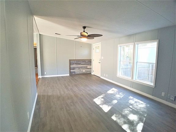 5th image of 754 Oakland Ave