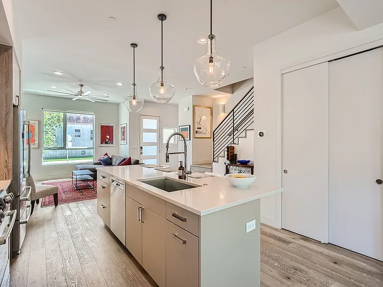 3111 Bluff St — Photo 10