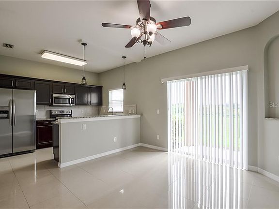 3rd image of 1730 Retreat View Cir