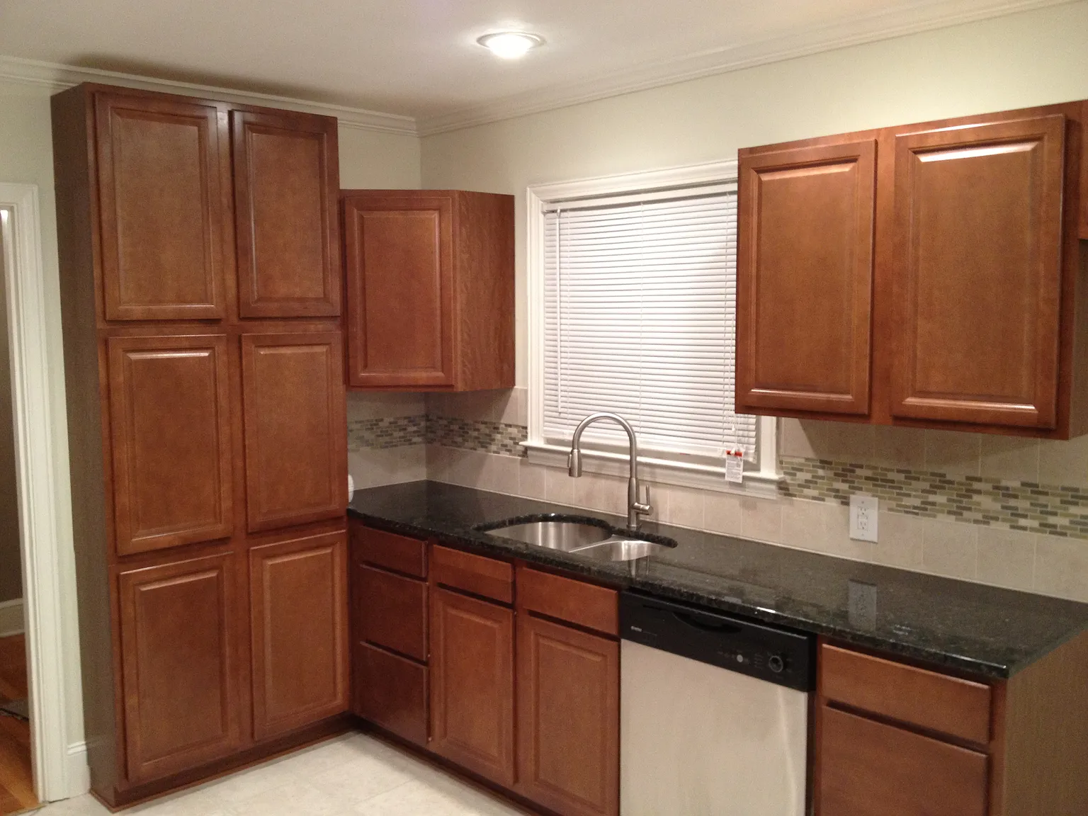 4 bed, 2200 sqft, $2,000 — Photo 4