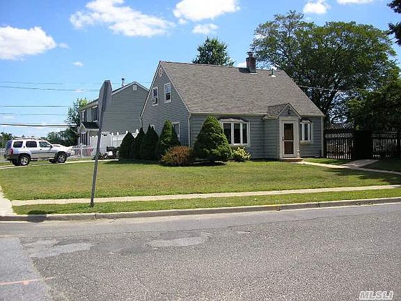 2nd image of 1 Copper Ln