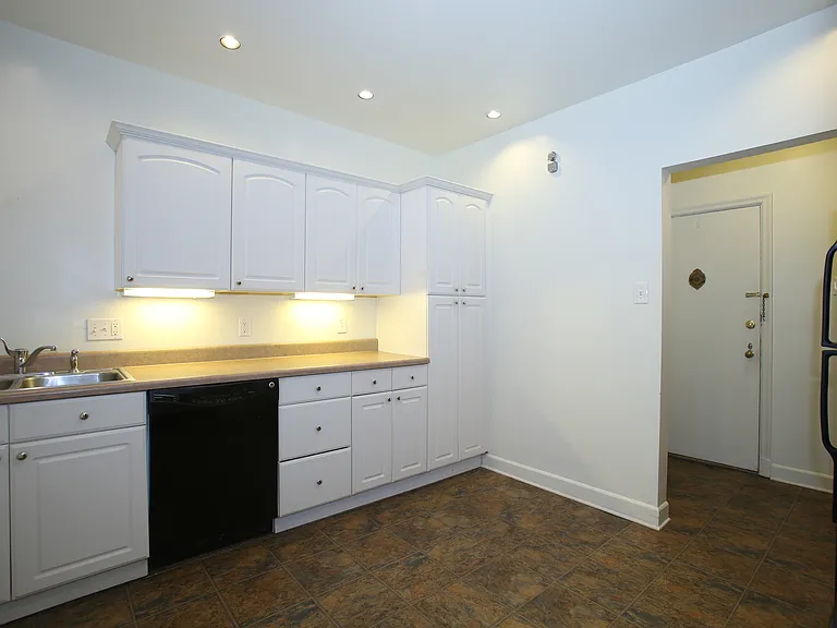 745 Westwood Dr #3 — Photo 4