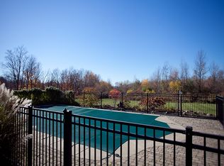 9108 Whistling Swan Ln, Manlius, NY 13104
