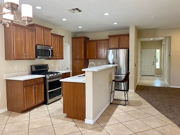 3rd image of 7305 W Palmaire Ave