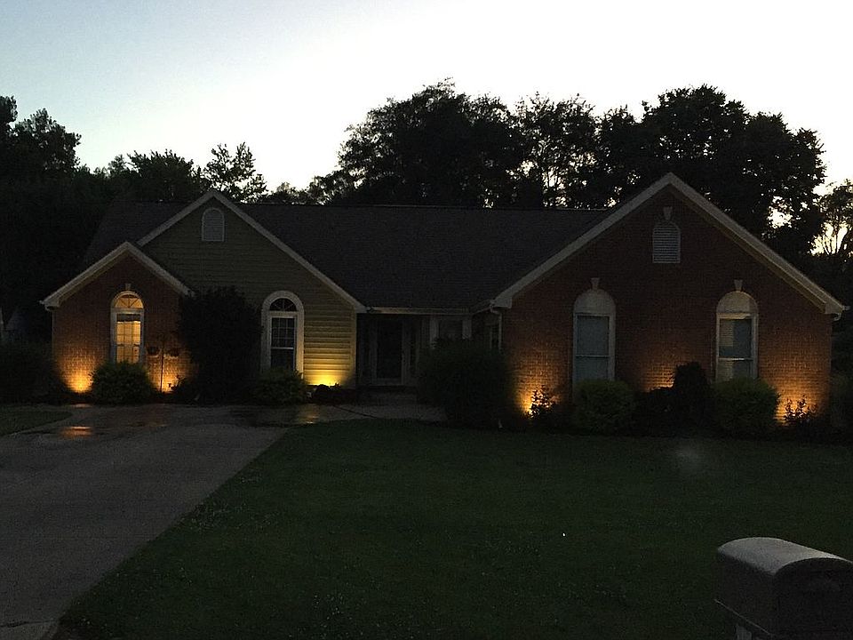 2nd image of 1003 Gray Squirrel Dr