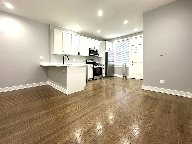 5454 N Paulina St #1 — Photo 11