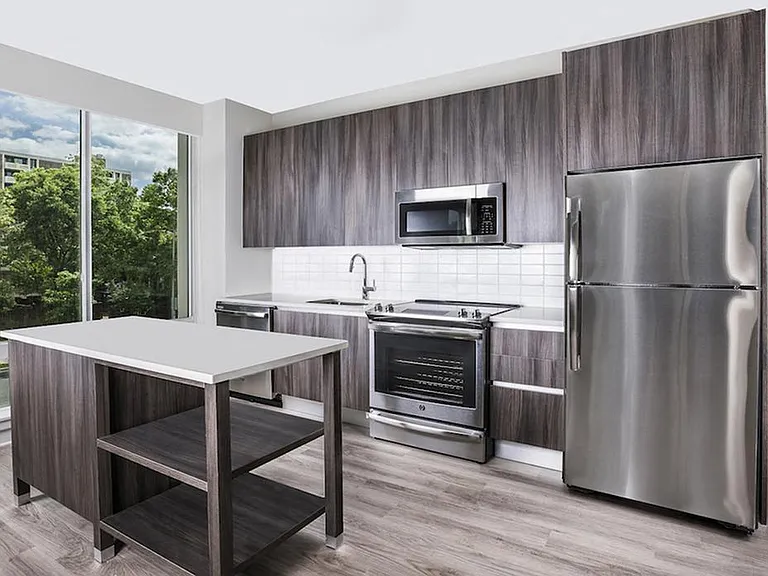 Modern on M — Photo 19