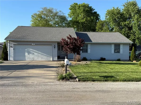 14 Conestoga Dr, Auburn, IL 62615