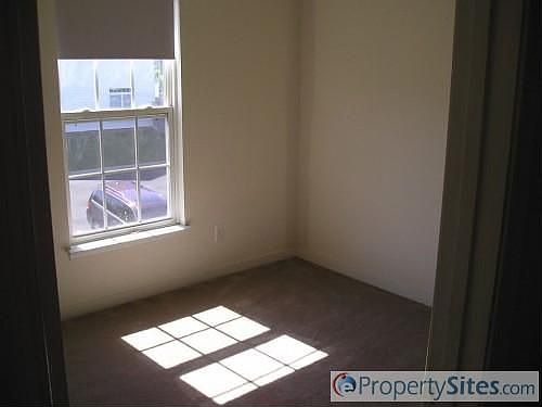 4th image of 3233 Friars Walk Ln