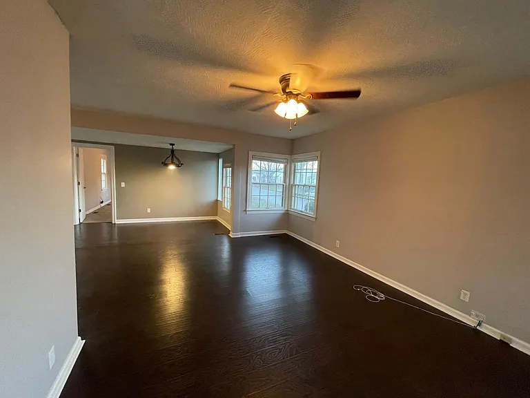1541 S Kickapoo Ave — Photo 9