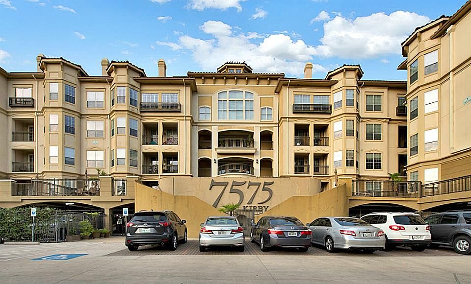 1st image of 7575 Kirby Dr APT 1402