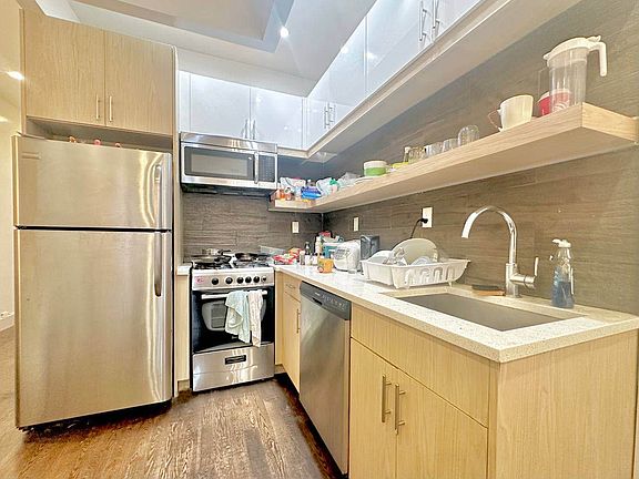 2nd image of 1348 Hancock St APT 1R