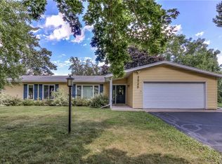2525 Haanstad Rd, Eau Claire, WI 54703