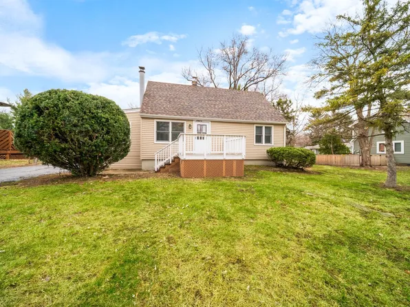 28W686 Townline Rd, Warrenville, IL 60555