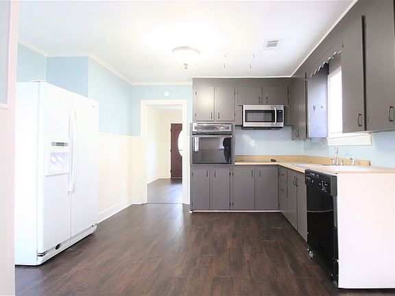 4th image of 99 Warren St #300