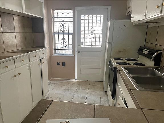 5th image of 11639 Chimney Rock Rd APT A