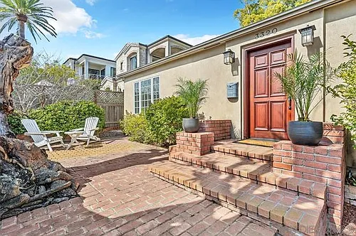 3320 Hill St Photo 1