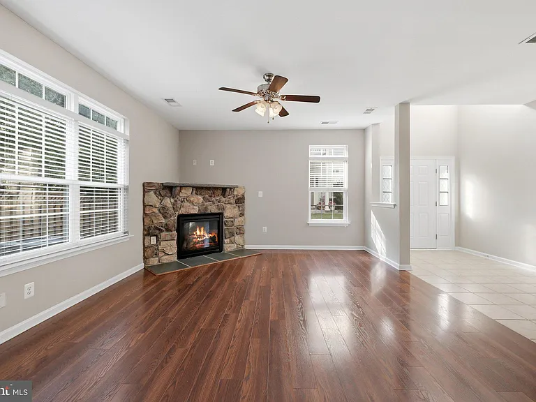 300 Kintyre Ln — Photo 9