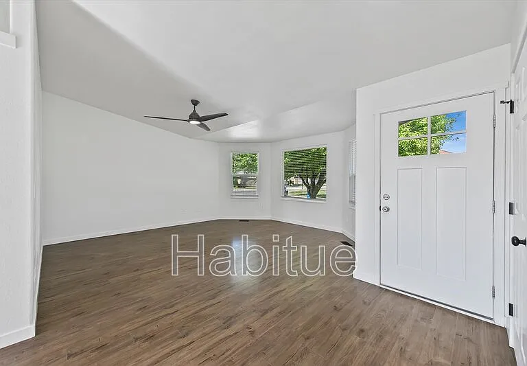 2041 E Oakridge Ct — Photo 4