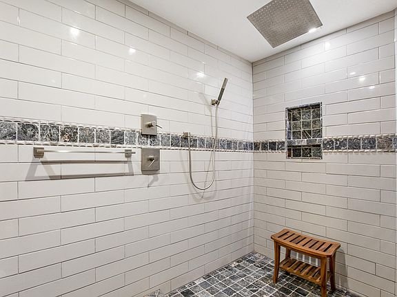 Huge En Suite Shower